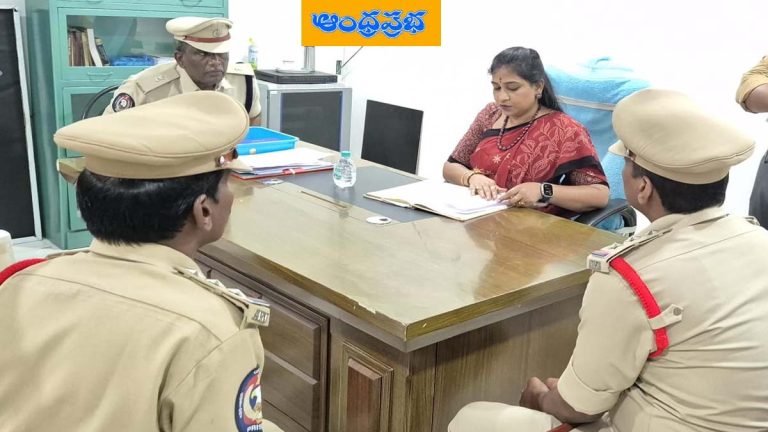 AP | నిష్పక్షపాతంగా ప్రజలకు పోలీస్ సేవలు.. హోంమంత్రి అనిత