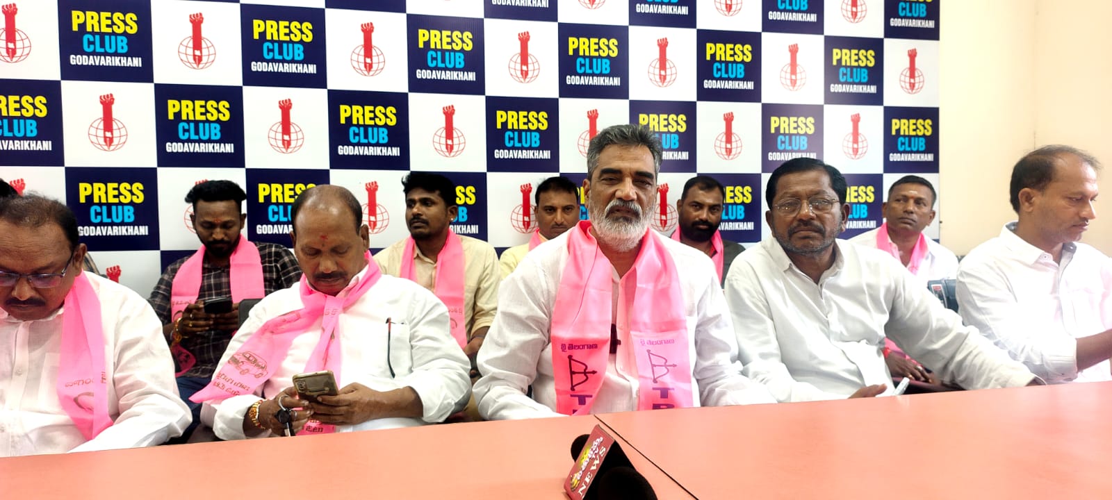 అంతా అబద్ధాల ఒప్పందమే!