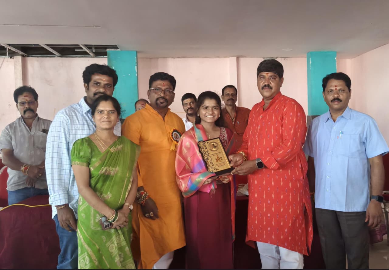 ప్రతిభకు పట్టం.. పద్మశాలి విద్యార్థులకు పురస్కారాల