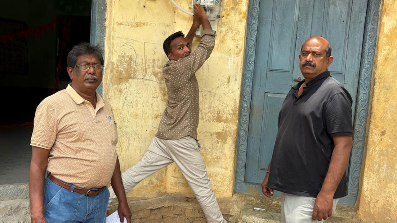 అంగన్వాడీలకు ఉచిత విద్యుత్‌ వెలుగులు..