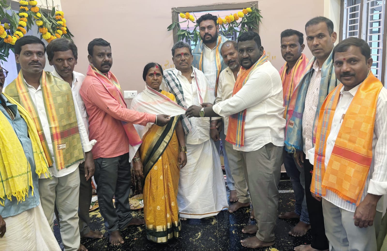 పాతపేటలో ఘనంగా ఇందిరమ్మ గృహప్రవేశ వేడుకలు..