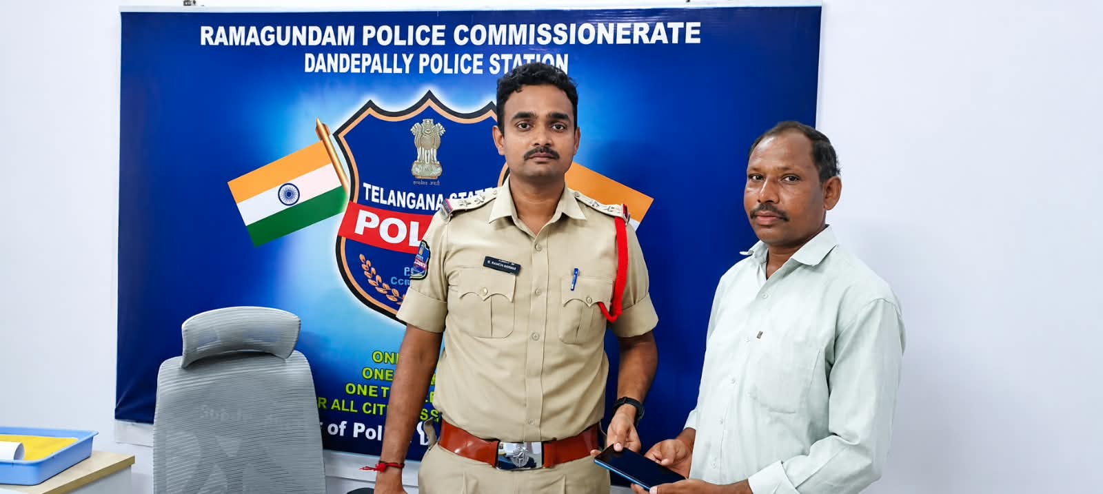పోయిన సెల్‌ఫోన్‌ గుర్తించి బాధితుడికి అప్పగింత..