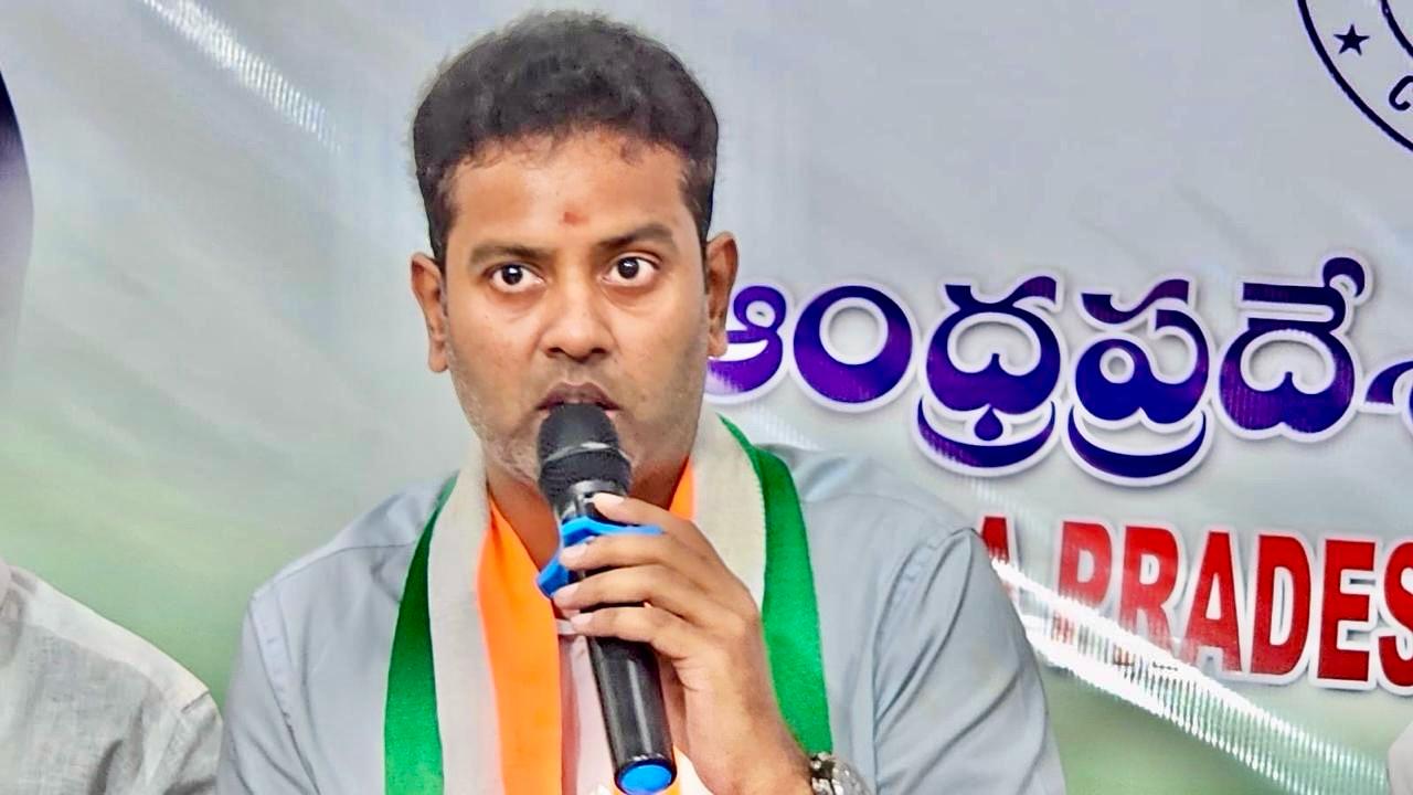 నోట దేశభక్తి.. చేతల్లో విభజన కుట్రలా?