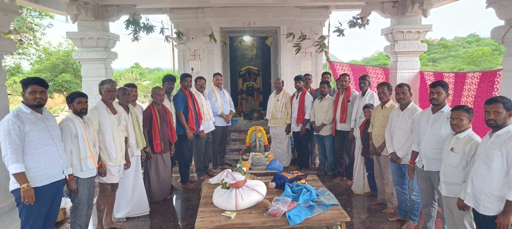 పెద్దమ్మ తల్లి విగ్రహ ప్రతిష్ఠాపనలో పాల్గొన్న సుంక