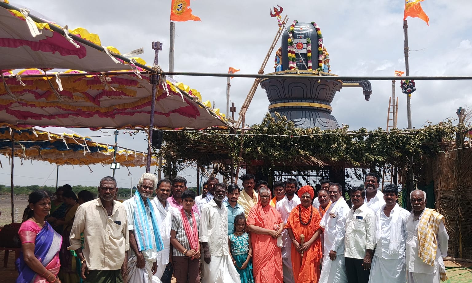 వైభవంగా 18 అడుగుల శివలింగం, నందీశ్వర విగ్రహ ప్రతిష
