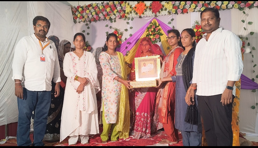 నూతన దంపతులకు ఎమ్మెల్యే సుజనా చౌదరి పెళ్లి కానుక