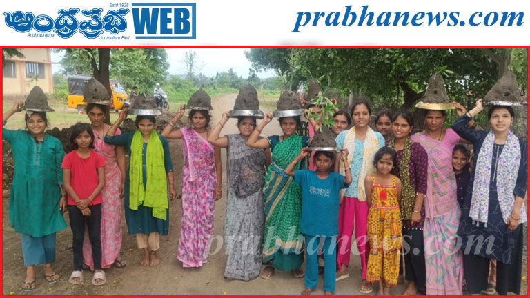 ఉమ్రిలో వైభవంగా ‘తీజ్‌’ వేడుకలు
