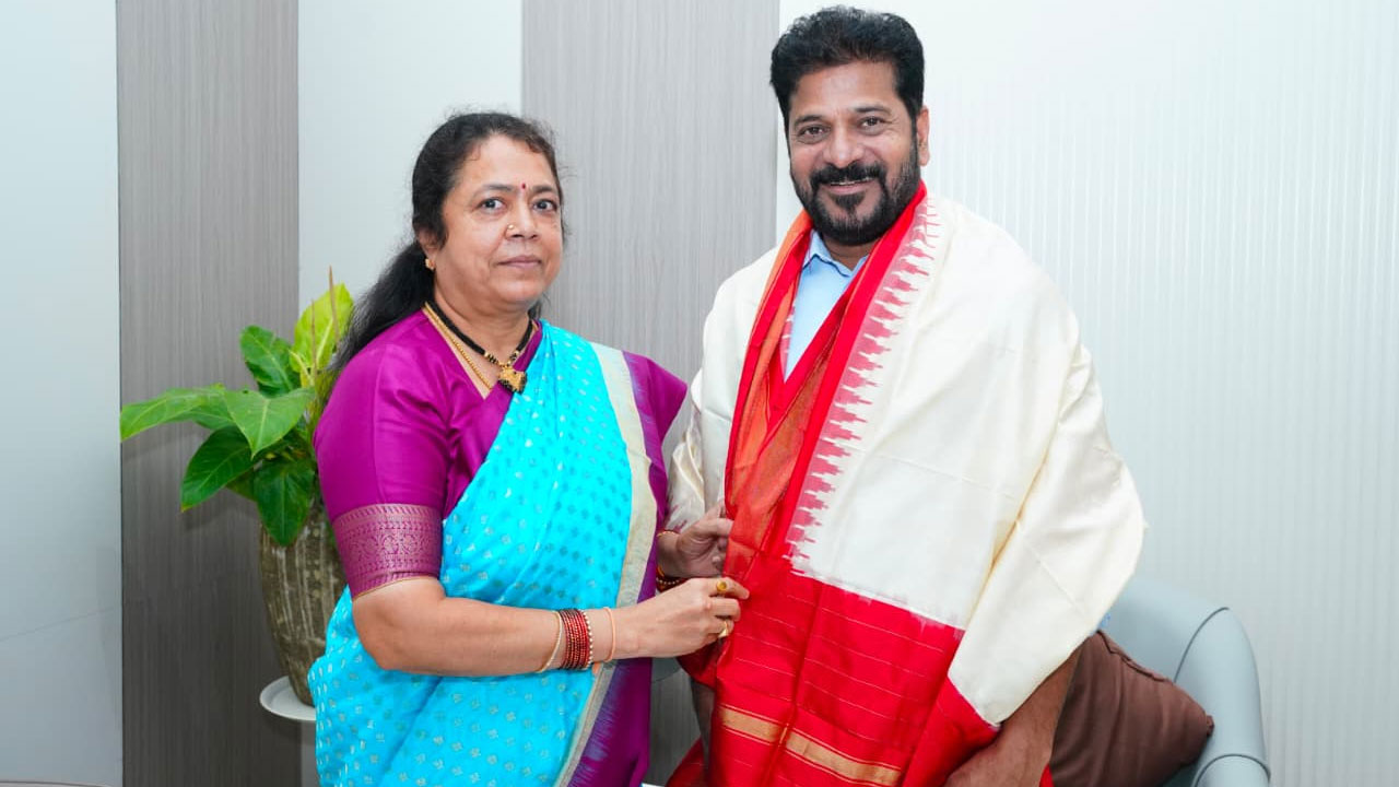 సీఎంను కలిసిన సుధారాణి..