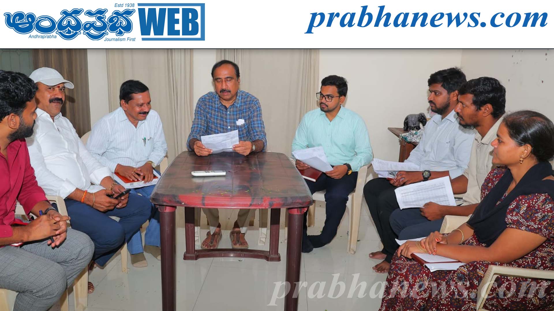 అభివృద్ధి పనులపై ఎమ్మెల్యే సమీక్ష