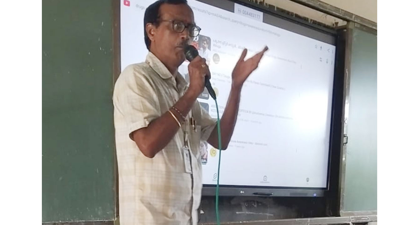 మత్తు పదార్థాలపై యువతకు అవగాహన కల్పించాలి