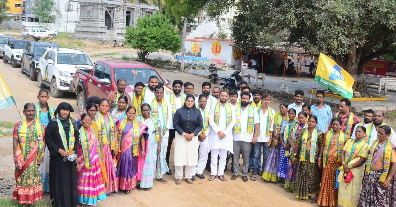 కొడంగ‌ల్‌కు భారీగా తరలిన టీఆర్ఎస్‌ శ్రేణులు