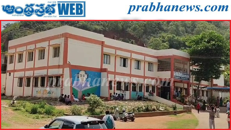 భీమిలి కేజీబీవీలో బాలికల జుట్టు కత్తిరింపు