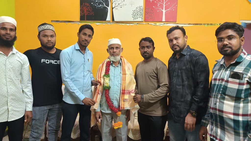 ఉత్తమ ఉపాధ్యాయుడికి సన్మానం..